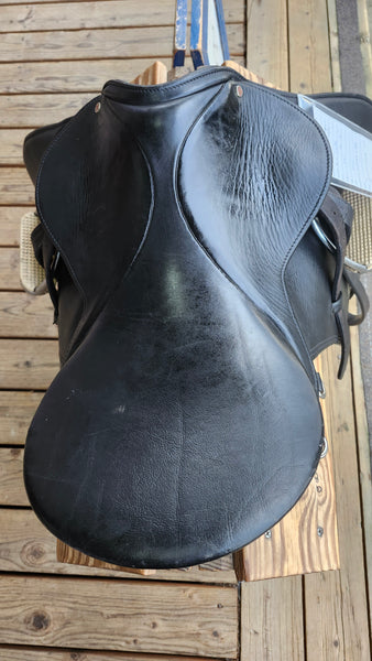 17.5" Courbette Luxor Dressage Saddle