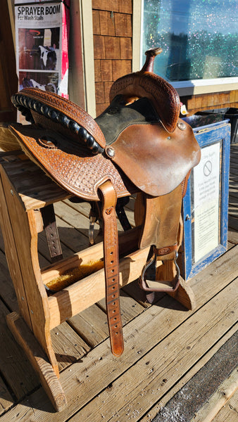 13.5" Three Forks Merril Barrel Saddle