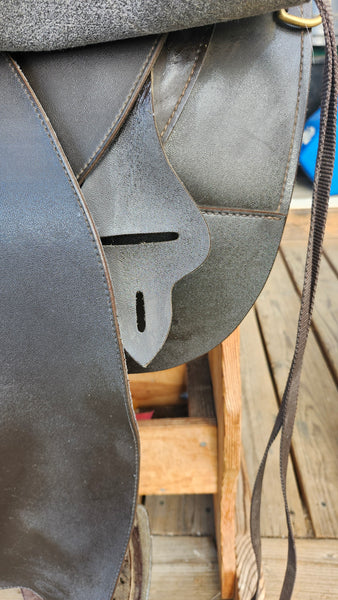 16.5" Lami-Cell by Wintec Synthetic Western Saddle