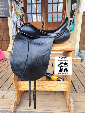 18" Borne Journey Dressage Saddle