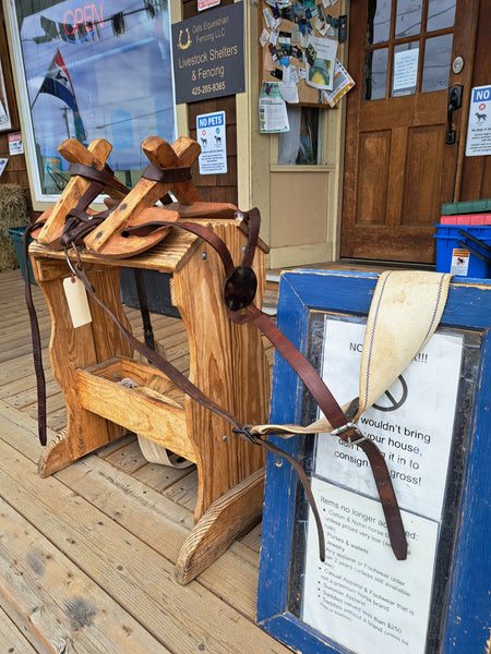 Sawbuck pack saddle w/ breeching