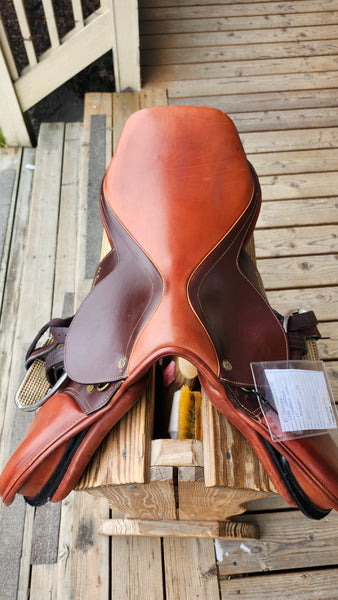 17" M. Toulouse Close Contact Jump Saddle