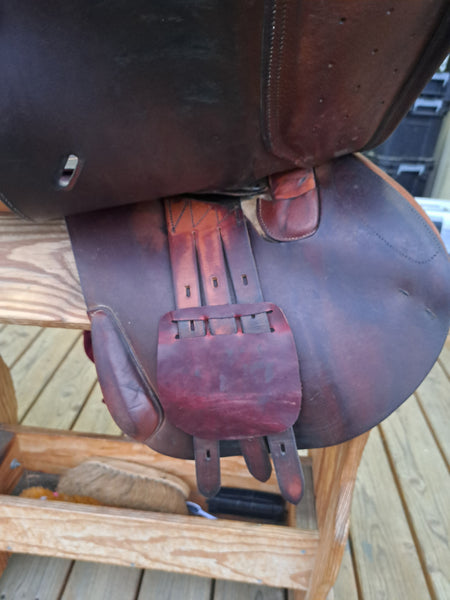 ON TRIAL 17" Patric Sellerie Close Contact Saddle