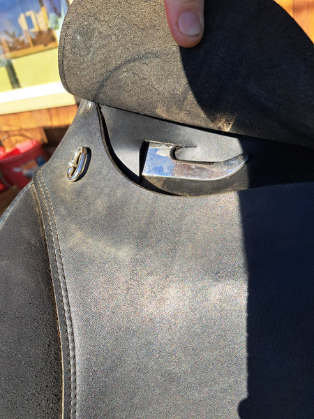16.5" Thorowgood All Purpose English Saddle