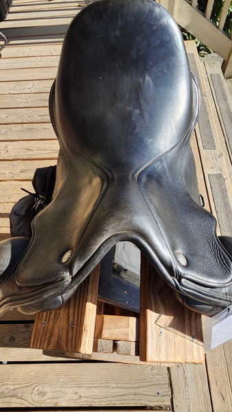 ON TRIAL 17.5" Fairfax MDG Monoflap Dressage saddle