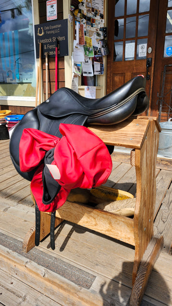 17.5" Equipe EK26 Monoflap Jumping Saddle