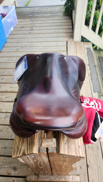 17.5" CWD SE01 Close Contact Jump Saddle