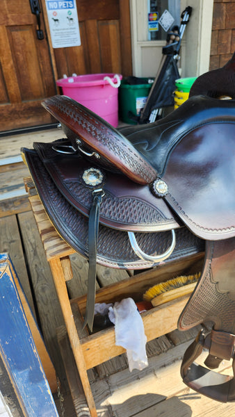 15" Crates Round Skirt Western Trail Saddle