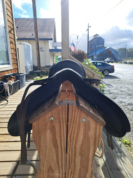 15" Wintec Synthetic All Purpose English Saddle