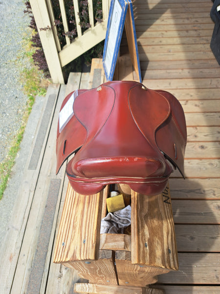 15" Kincade Close Contact Jump Saddle
