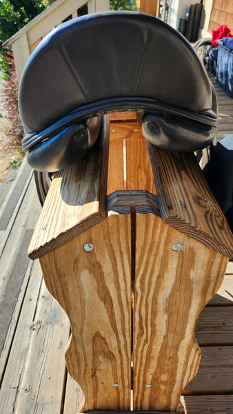 17.5" L'Apogee 2DL Dressage Saddle