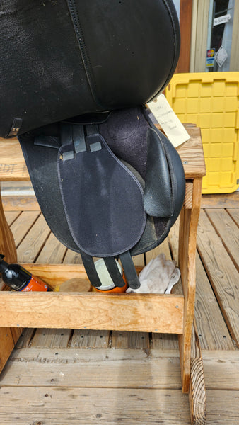 16.5" Wintec All Purpose English Saddle