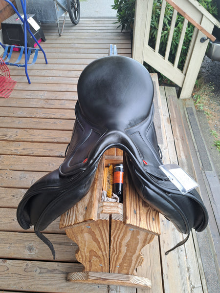 17" Hastilow Concept Dressage Saddle