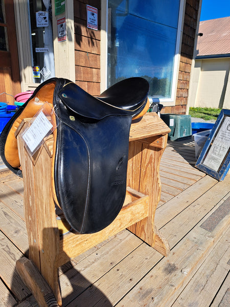 17" Stubben Siegfried VSD Dressage Saddle