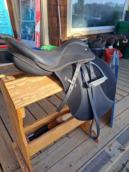 ON TRIAL 17" Thorowgood Griffin All Purpose English Saddle