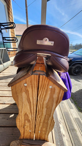 ON TRIAL Bates 17.5" Close Contact Saddle