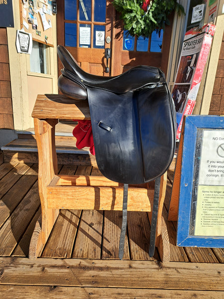 17" Albion Platinum Dressage Saddle
