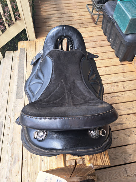 17" Friesian Marketplace Endurance Saddle