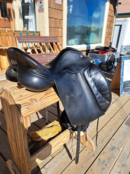 17.5" Custom Saddlery Steffen Peters Advantage dressage saddle