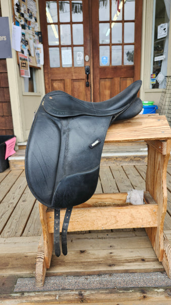 17" Wintec Pro Dressage Saddle