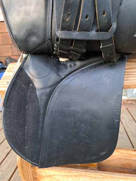 17.5" Frank Baines Zenith Dressage Saddle