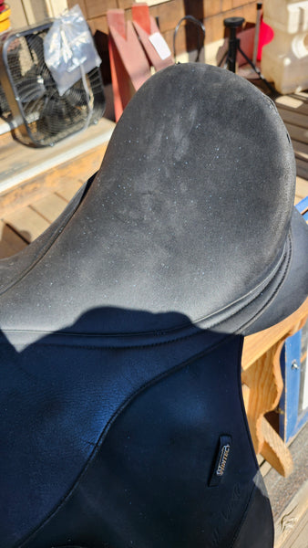 17" Wintec Isabell Werth Dressage Saddle