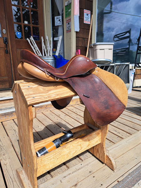 16.5" Courbette Classic All Purpose Saddle