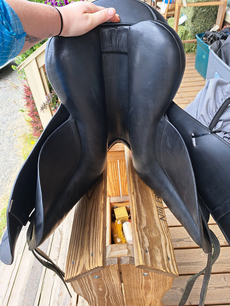 18" Takt Dressage saddle