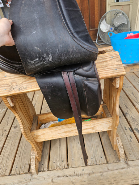 17" County Continental Dressage Saddle