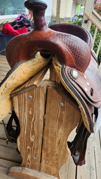 16" Crates Mustang Trail Saddle