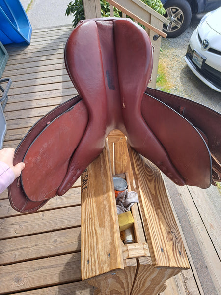 15" Kincade Close Contact Jump Saddle