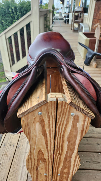 17.5" CWD SE01 Close Contact Jump Saddle