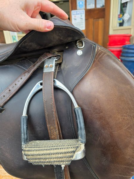 18" Dover Circuit Jump Saddle