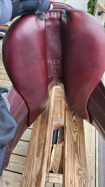 18" Devoucoux Chiberta Lab Monoflap Jump Saddle