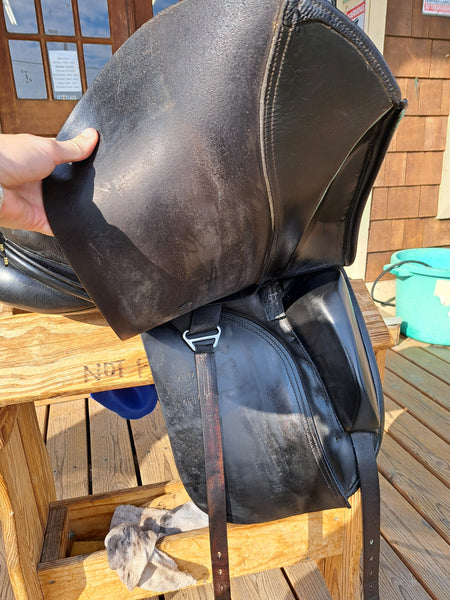 18" Hastilow Concept Dressage Saddle