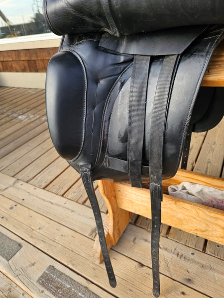 18" Albion SLK Dressage Saddle