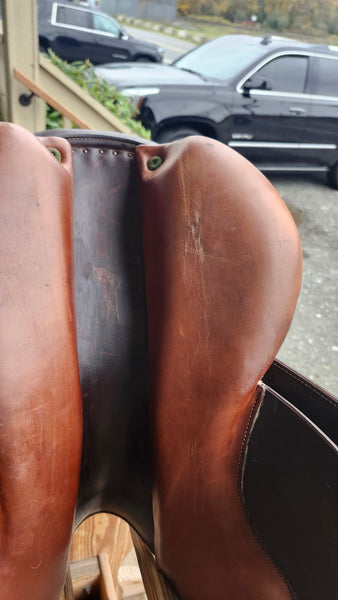 17" Devoux Socoa Jump Saddle