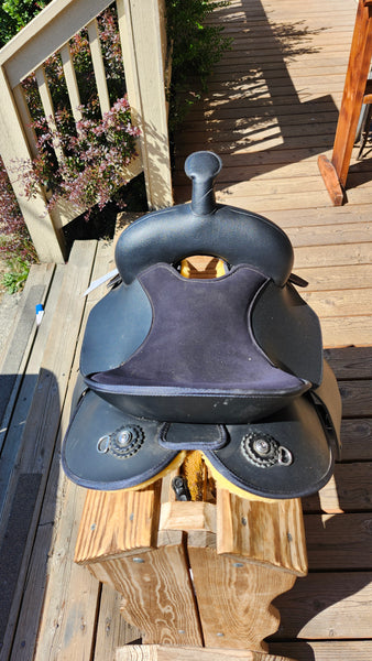 12" Wintec Synthetic Western Saddle