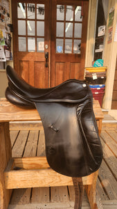 18" Jocken Hennig Dressage Saddle