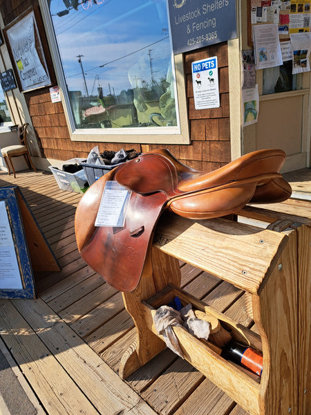 16.5" Bates Caprilli Close Contact Jump Saddle