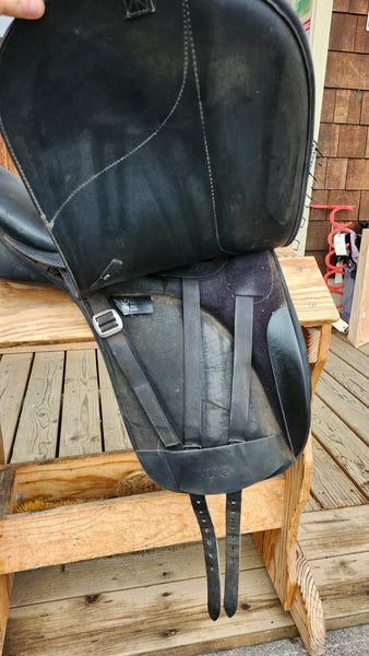 17" Wintec Pro Dressage Saddle