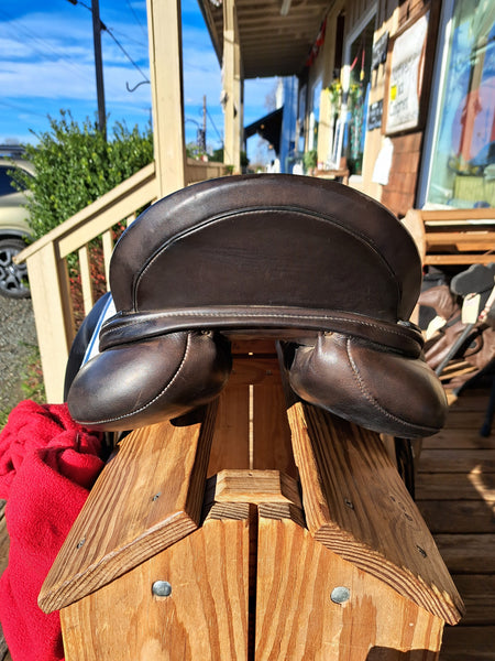 17" Albion Platinum Dressage Saddle