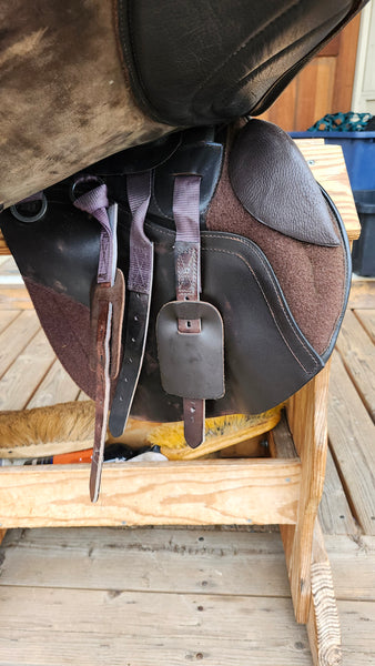 17.5" Kent & Masters Jump Saddle