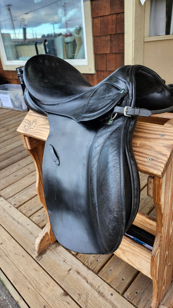 18" Stubben Scandica Dressage Saddle