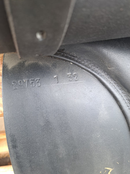17" Courbette Aristokrat Dressage Saddle