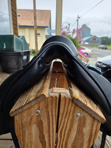 17" Equipe Glamour Ecarbon Dressage Saddle