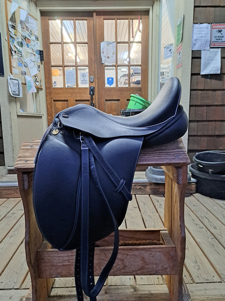 18" FMP Fresian Dressage Saddle
