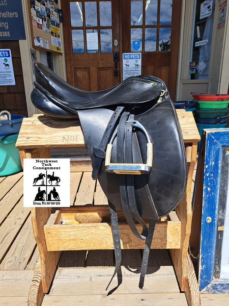 17.5" HDR Dressage Saddle