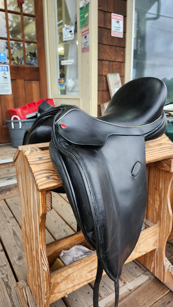 18" Hastilow Concept Dressage Saddle
