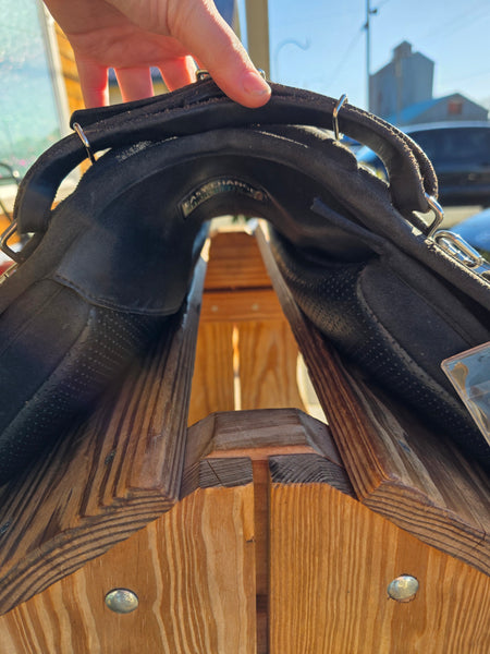 16.5" Wintec Pro Endurance Saddle